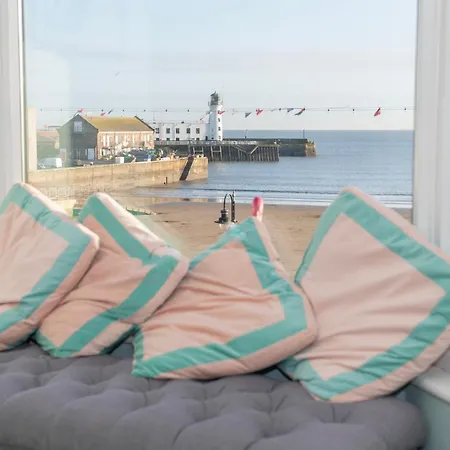 Flamingo Bay - Huge With Stunning Views - On The Beach! Scarborough