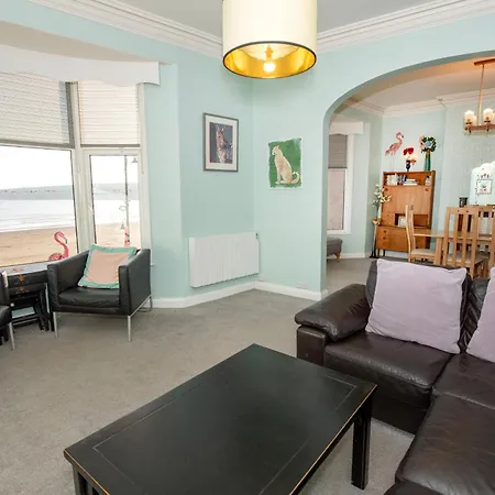 شقة Flamingo Bay - Huge With Stunning Views - On The Beach!