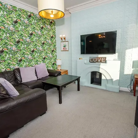 Flamingo Bay - Huge With Stunning Views - On The Beach!