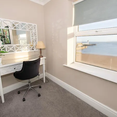 Flamingo Bay - Huge With Stunning Views - On The Beach! Apartment