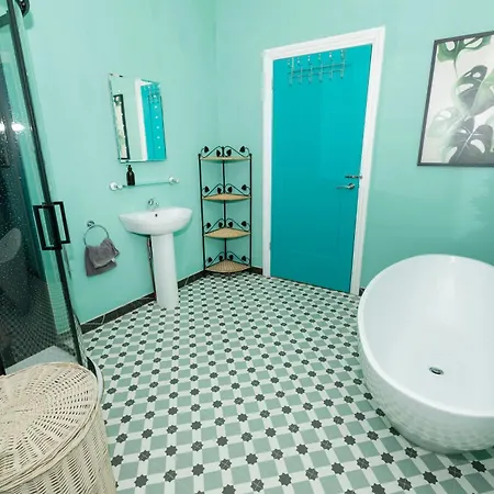 شقة Flamingo Bay - Huge With Stunning Views - On The Beach!