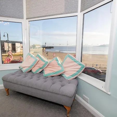 Apartment Flamingo Bay - Huge With Stunning Views - On The Beach! Scarborough