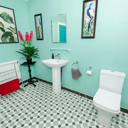 شقة Flamingo Bay - Huge With Stunning Views - On The Beach!