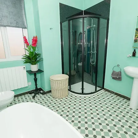 شقة Flamingo Bay - Huge With Stunning Views - On The Beach! *