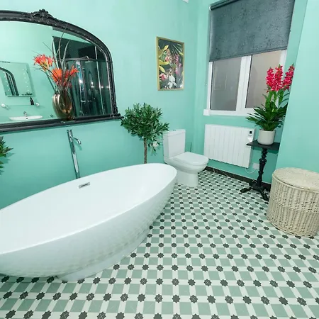 Flamingo Bay - Huge With Stunning Views - On The Beach! شقة سكرابورو