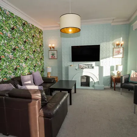 Flamingo Bay - Huge With Stunning Views - On The Beach! شقة سكرابورو