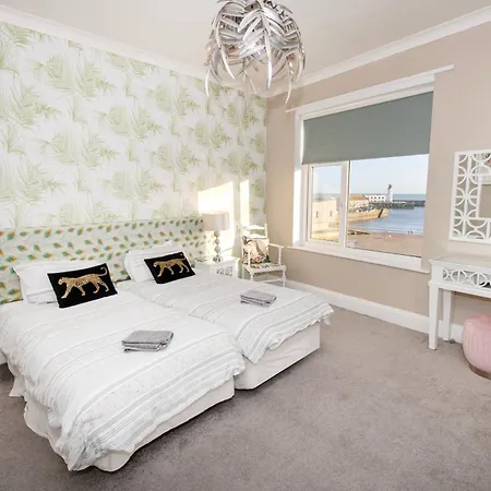 Flamingo Bay - Huge With Stunning Views - On The Beach!