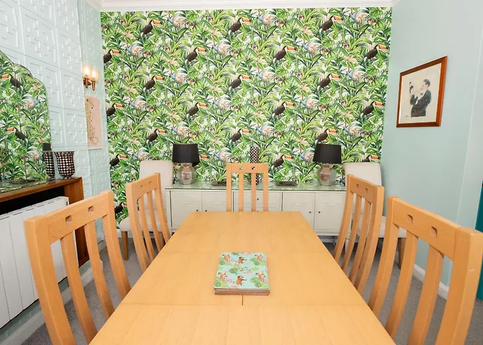 아파트 Flamingo Bay - Huge With Stunning Views - On The Beach! *