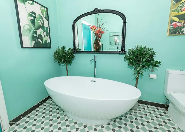 Flamingo Bay - Huge With Stunning Views - On The Beach! 스카버러