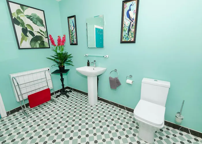 아파트 Flamingo Bay - Huge With Stunning Views - On The Beach!