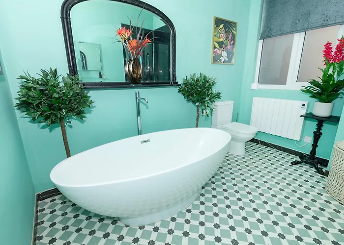 아파트 Flamingo Bay - Huge With Stunning Views - On The Beach! *