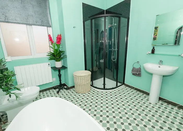 아파트 Flamingo Bay - Huge With Stunning Views - On The Beach! *