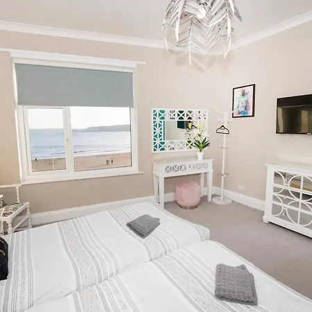 Апартаменты Flamingo Bay - Huge With Stunning Views - On The Beach!
